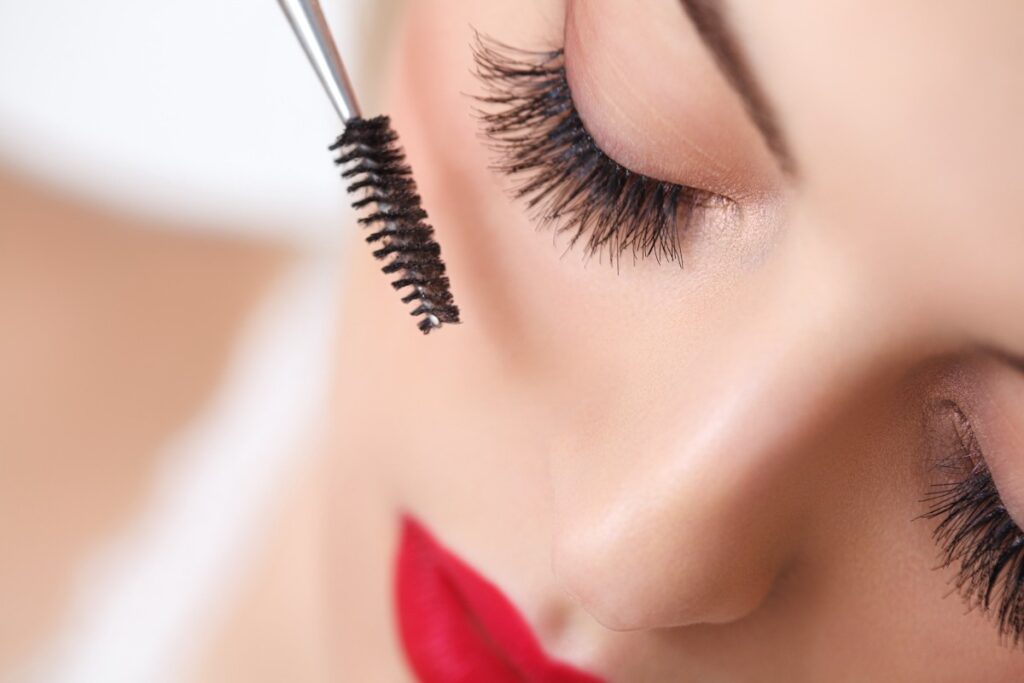 Benefits of Taking an Eyelash Extension Course